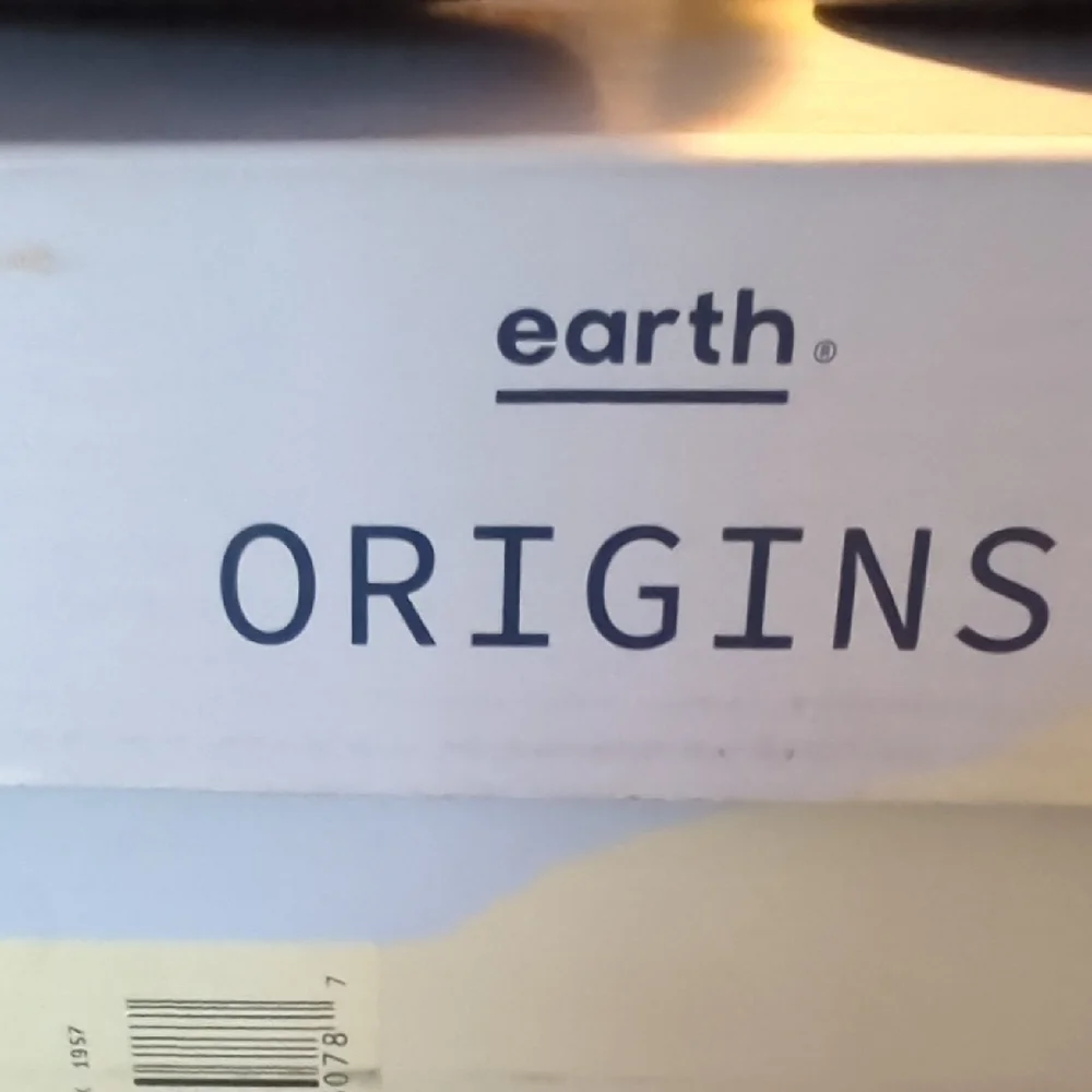 Earth sleek black